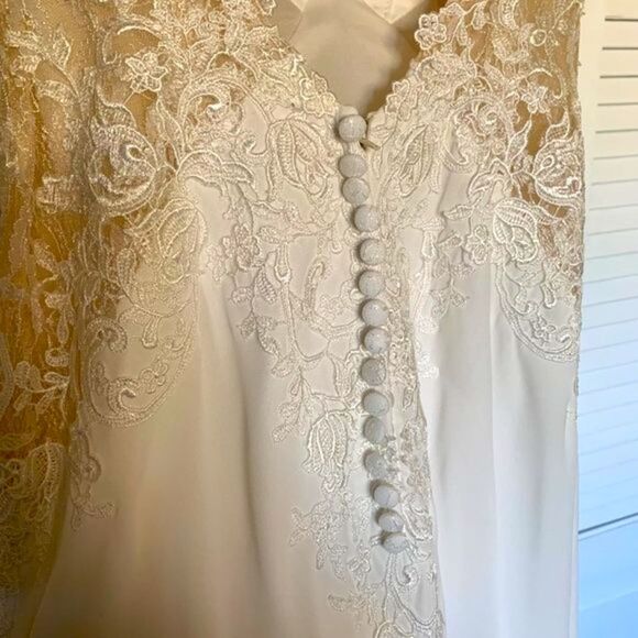 Sz 2 Wedding dress - Picture 6 of 16